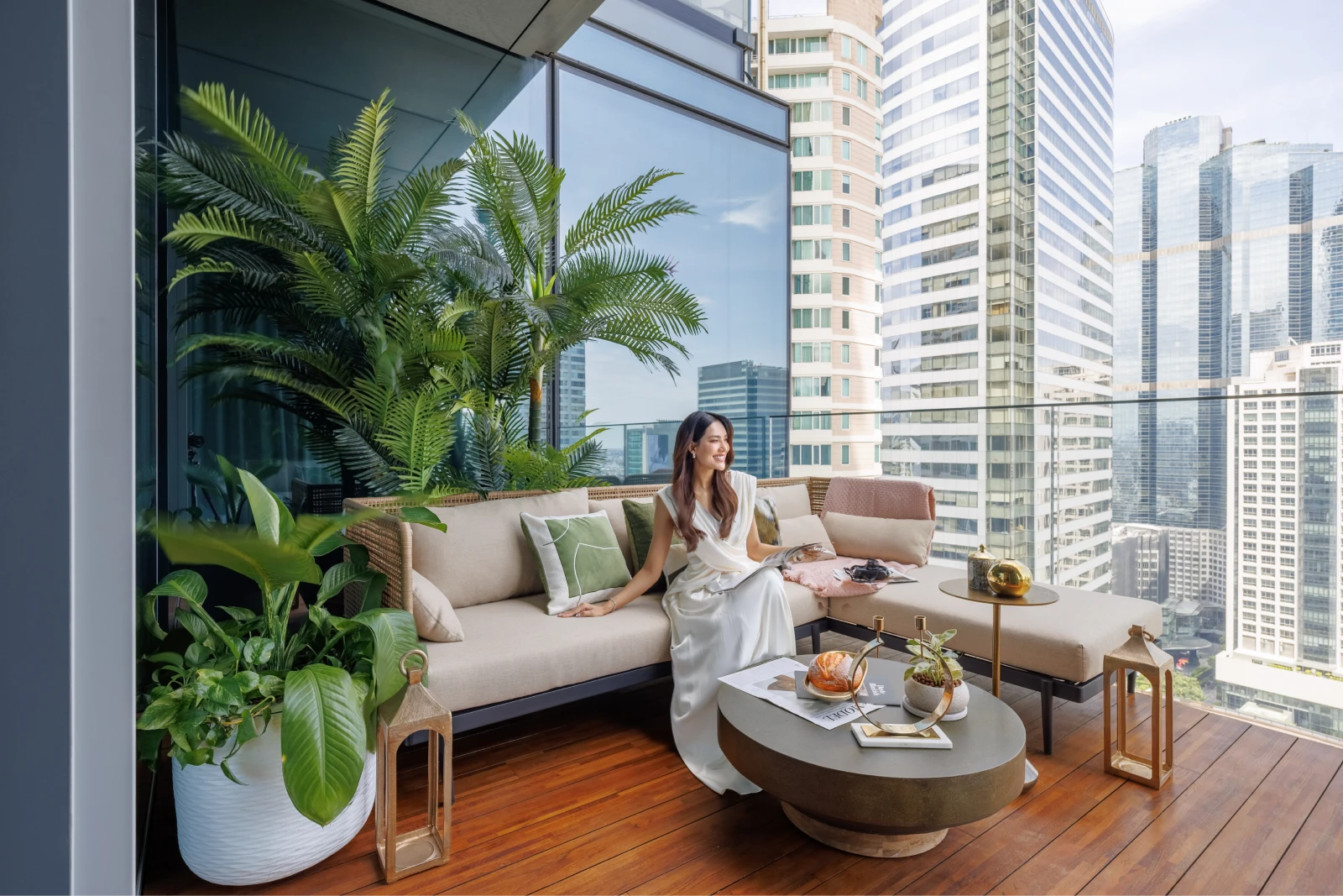 3_bedrooms_with_balcony_rc_44_1_1x.webp